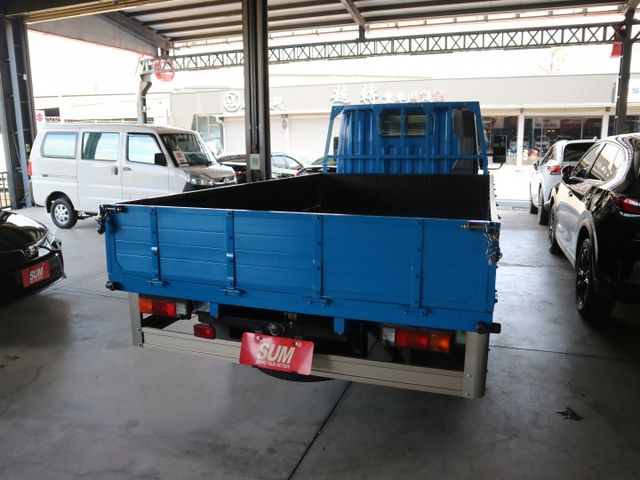 里程履約保證 長軸11尺半 霧燈 皮椅 四向行車紀錄器 倒車顯影 音響主機 冷暖空調 載貨/賺錢最佳幫手 天篷無菸疤  第5張相片