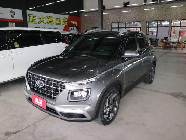 里程履約保證僅跑3萬 B款 盲點 車道偏離 前後行車紀錄器 倒車顯影 衛星導航 定速 CARPLAY 胎壓顯示 iKey  第2張相片