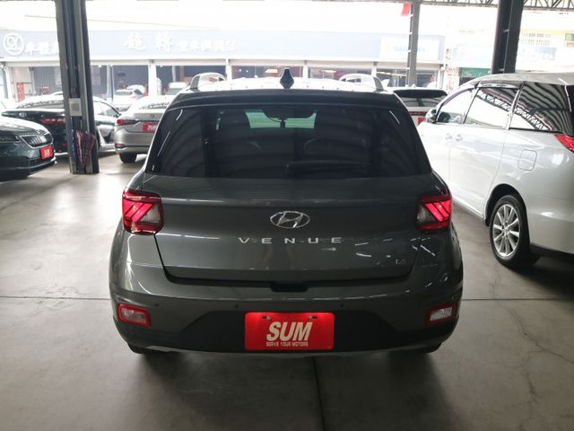 里程履約保證僅跑3萬 B款 盲點 車道偏離 前後行車紀錄器 倒車顯影 衛星導航 定速 CARPLAY 胎壓顯示 iKey  第4張相片