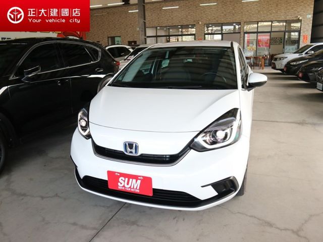 里程履約保證僅跑1萬 油電款原廠保固 盲點 車道偏離 ACC CARPLAY iKey ECO節能 LED頭燈 循跡防滑  第1張相片