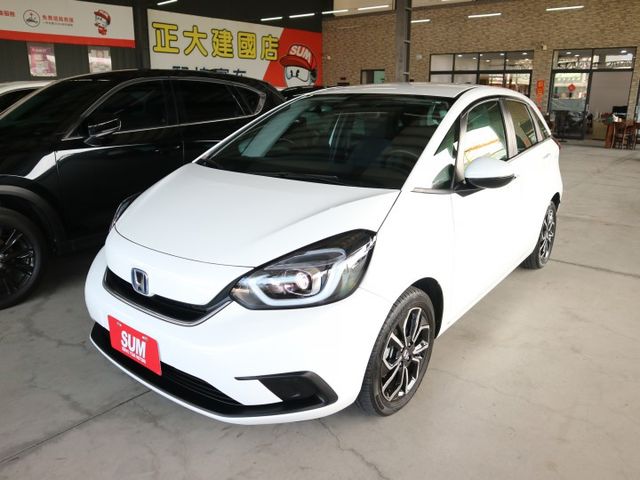 里程履約保證僅跑1萬 油電款原廠保固 盲點 車道偏離 ACC CARPLAY iKey ECO節能 LED頭燈 循跡防滑  第2張相片