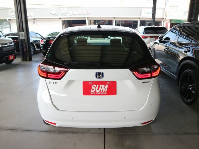 里程履約保證僅跑1萬 油電款原廠保固 盲點 車道偏離 ACC CARPLAY iKey ECO節能 LED頭燈 循跡防滑  第4張相片