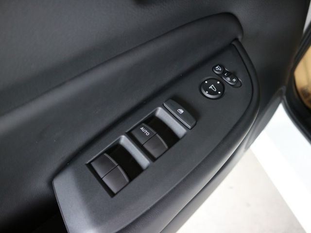 里程履約保證僅跑1萬 油電款原廠保固 盲點 車道偏離 ACC CARPLAY iKey ECO節能 LED頭燈 循跡防滑  第8張相片