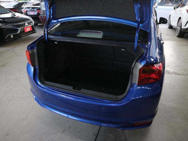 里程履約保證 一手車頂級VTIS版 LED日行燈 衛星導航 倒車顯影 行車紀錄器 後出風口 換檔撥片 ECO節能 TCS  第5張相片