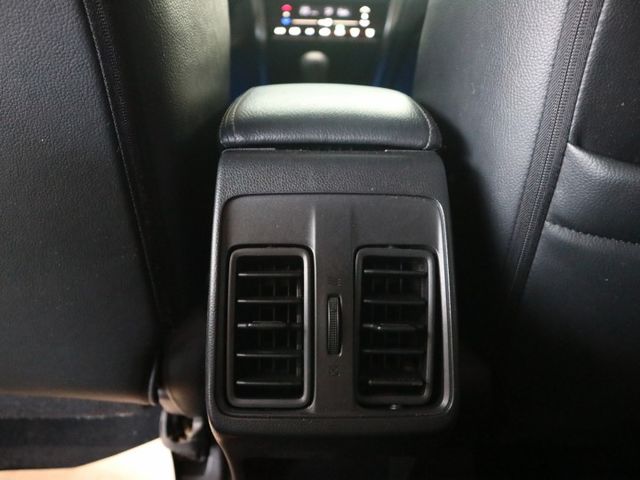 里程履約保證 一手車頂級VTIS版 LED日行燈 衛星導航 倒車顯影 行車紀錄器 後出風口 換檔撥片 ECO節能 TCS  第10張相片