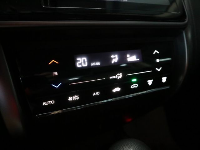 里程履約保證 一手車頂級VTIS版 LED日行燈 衛星導航 倒車顯影 行車紀錄器 後出風口 換檔撥片 ECO節能 TCS  第16張相片