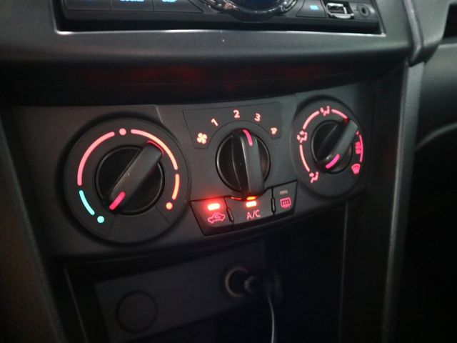 ※限量送影音系統※里程履約保證 電動窗 冷暖空調 行車紀錄器 頭燈水平調整 優質市區代步好車 省油省稅 超小迴轉半徑  第15張相片