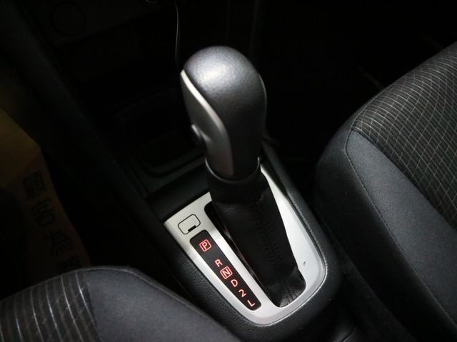 ※限量送影音系統※里程履約保證 電動窗 冷暖空調 行車紀錄器 頭燈水平調整 優質市區代步好車 省油省稅 超小迴轉半徑  第16張相片