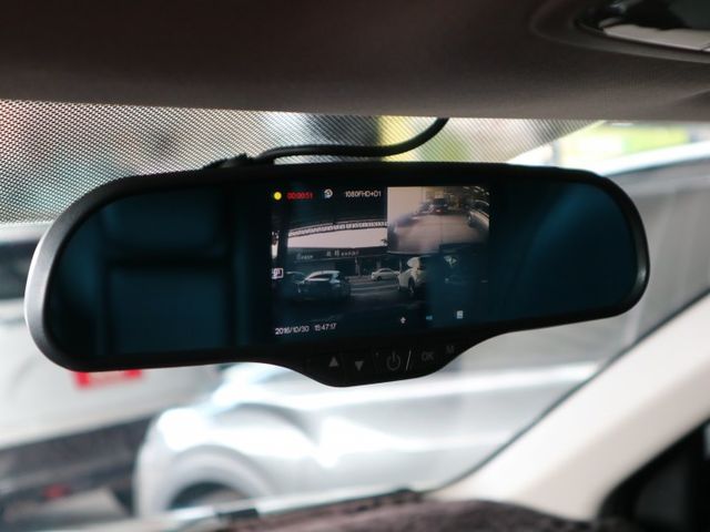 里程履約保證 頂級S版原廠保養 LED頭燈/日行燈/尾燈 換檔撥片 定速 ECO節能 方向盤音響控制 前後行車紀錄器  第14張相片