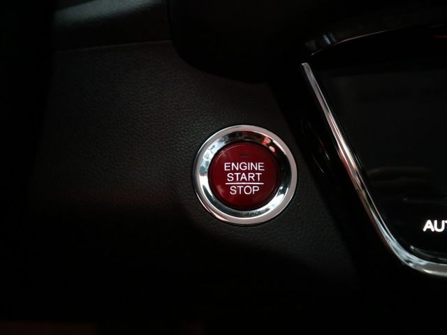 里程履約保證 頂級S版原廠保養 LED頭燈/日行燈/尾燈 換檔撥片 定速 ECO節能 方向盤音響控制 前後行車紀錄器  第17張相片