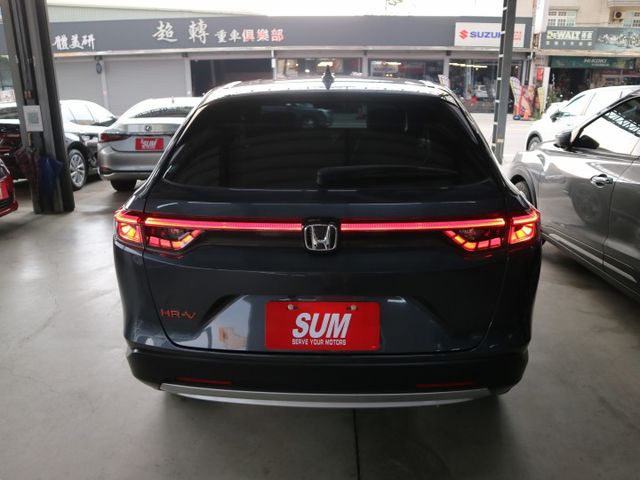 里程履約保證僅跑5千 頂級P版原廠保固 LED日行燈/頭燈/尾燈 換檔撥片 CARPLAY 後出風口 倒車顯影 電動尾門  第4張相片