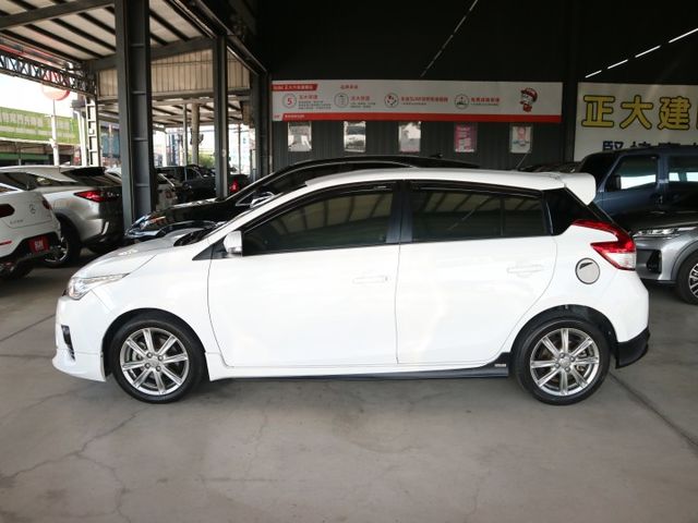 里程履約保證僅跑6萬 S版空力套件 六速手自排 倒車顯影 行車紀錄器 方向盤音響控制 冷暖空調 抬頭顯示器 電動後視鏡  第3張相片