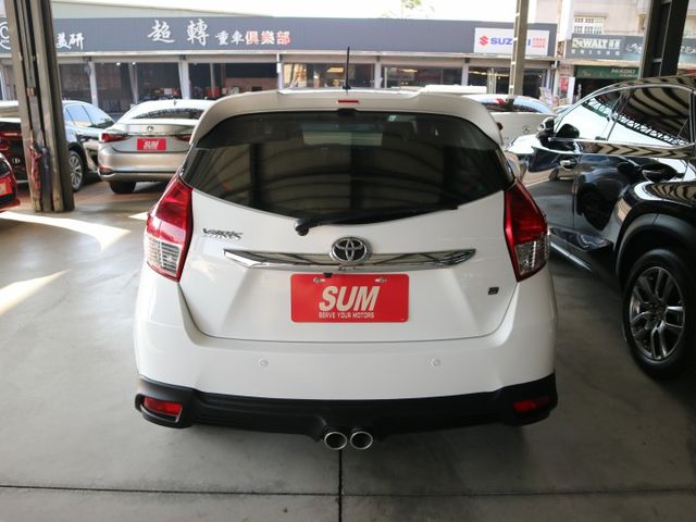 里程履約保證僅跑6萬 S版空力套件 六速手自排 倒車顯影 行車紀錄器 方向盤音響控制 冷暖空調 抬頭顯示器 電動後視鏡  第4張相片