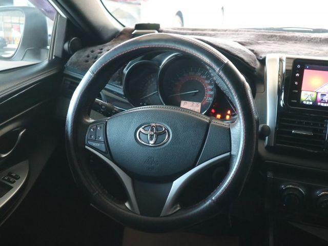 里程履約保證僅跑6萬 S版空力套件 六速手自排 倒車顯影 行車紀錄器 方向盤音響控制 冷暖空調 抬頭顯示器 電動後視鏡  第8張相片