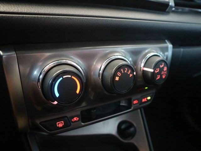 里程履約保證僅跑6萬 S版空力套件 六速手自排 倒車顯影 行車紀錄器 方向盤音響控制 冷暖空調 抬頭顯示器 電動後視鏡  第15張相片