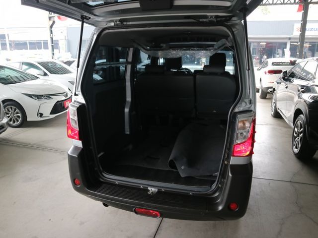 里程履約保證僅跑1萬 自排 盲點偵測 定速 方向盤音響控制 前後行車紀錄器 後出風口 循跡防滑 抬頭顯示器 原廠保固  第5張相片