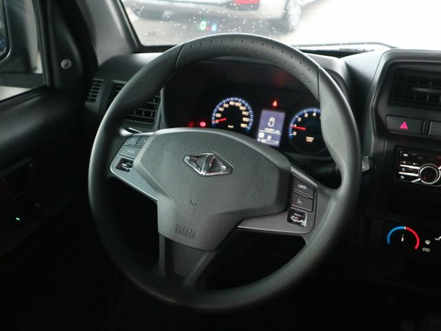 里程履約保證僅跑1萬 自排 盲點偵測 定速 方向盤音響控制 前後行車紀錄器 後出風口 循跡防滑 抬頭顯示器 原廠保固  第8張相片