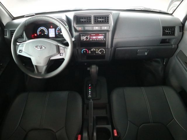 里程履約保證僅跑1萬 自排 盲點偵測 定速 方向盤音響控制 前後行車紀錄器 後出風口 循跡防滑 抬頭顯示器 原廠保固  第9張相片