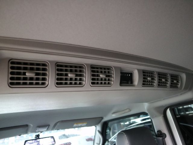 里程履約保證僅跑1萬 自排 盲點偵測 定速 方向盤音響控制 前後行車紀錄器 後出風口 循跡防滑 抬頭顯示器 原廠保固  第10張相片