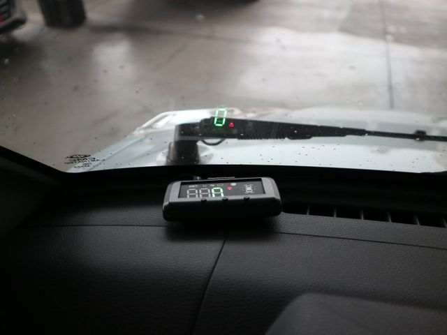 里程履約保證僅跑1萬 自排 盲點偵測 定速 方向盤音響控制 前後行車紀錄器 後出風口 循跡防滑 抬頭顯示器 原廠保固  第11張相片