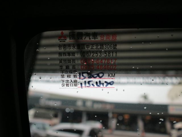 里程履約保證僅跑1萬 自排 盲點偵測 定速 方向盤音響控制 前後行車紀錄器 後出風口 循跡防滑 抬頭顯示器 原廠保固  第12張相片