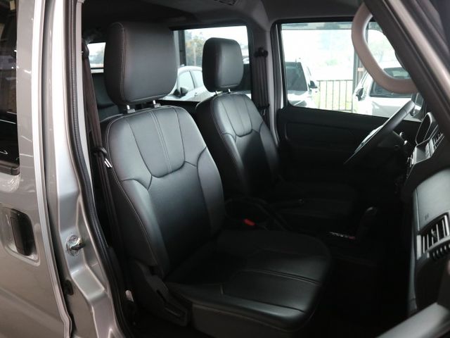 里程履約保證僅跑1萬 自排 盲點偵測 定速 方向盤音響控制 前後行車紀錄器 後出風口 循跡防滑 抬頭顯示器 原廠保固  第18張相片