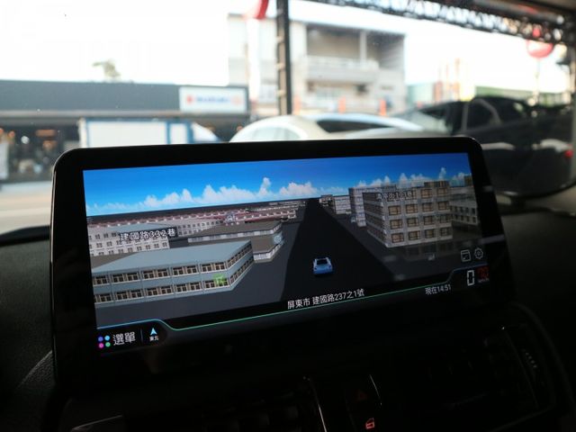 里程履約保證 小改款 LED頭燈/日行燈/尾燈 盲點 CARPLAY 導航 倒車顯影 前後行車紀錄器 雙恆溫 電動座椅  第16張相片