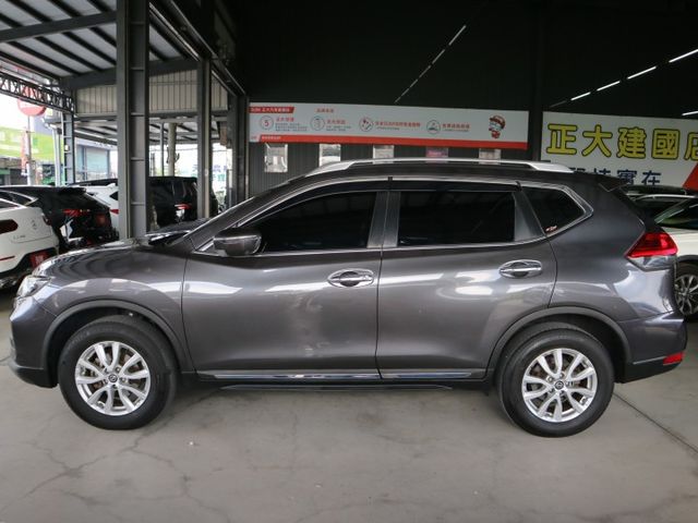 里程履約保證 頂級智行版 電動尾門 ACC 盲點 車道偏離 環景 導航 後出風口 LED頭燈/日行燈/尾燈 行車紀錄器  第3張相片