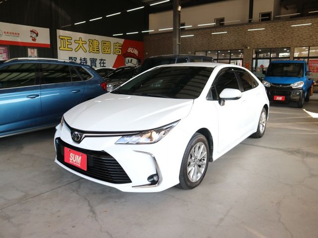 ※限量送影音系統※里程履約保證僅跑5萬 豪華版原廠保養 LED日行燈/尾燈 行車紀錄器 胎壓偵測 自動遠光調整 循跡防滑  第2張相片