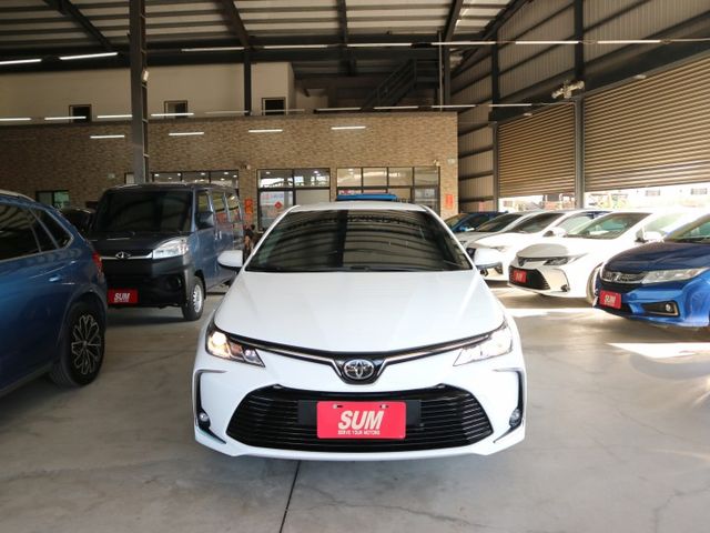 ※限量送影音系統※里程履約保證僅跑5萬 豪華版原廠保養 LED日行燈/尾燈 行車紀錄器 胎壓偵測 自動遠光調整 循跡防滑  第6張相片