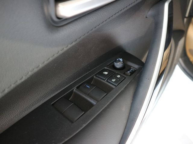 ※限量送影音系統※里程履約保證僅跑5萬 豪華版原廠保養 LED日行燈/尾燈 行車紀錄器 胎壓偵測 自動遠光調整 循跡防滑  第7張相片