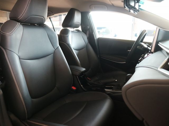 ※限量送影音系統※里程履約保證僅跑5萬 豪華版原廠保養 LED日行燈/尾燈 行車紀錄器 胎壓偵測 自動遠光調整 循跡防滑  第17張相片