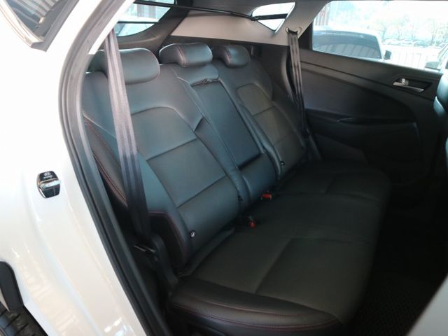 里程履約保證僅跑7萬 頂級尊貴型 全景天窗 LED日行燈/頭燈 電動座椅 盲點偵測 衛星導航 倒車顯影 i-K 陡坡緩降  第18張相片