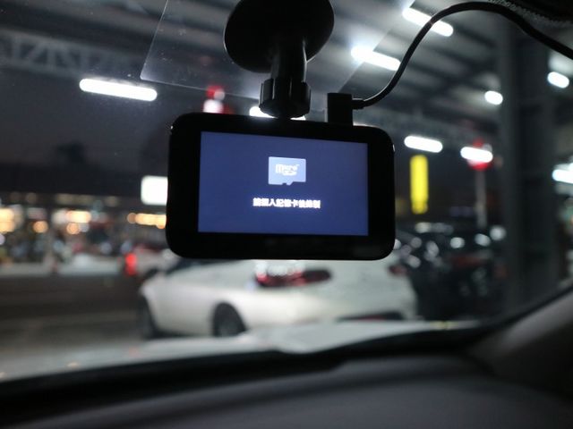 里程履約保證僅跑5萬 電動尾門 LED頭燈/日行燈/尾燈 車道偏離 ACC 換檔撥片 i-Key CARPLAY 導航  第12張相片