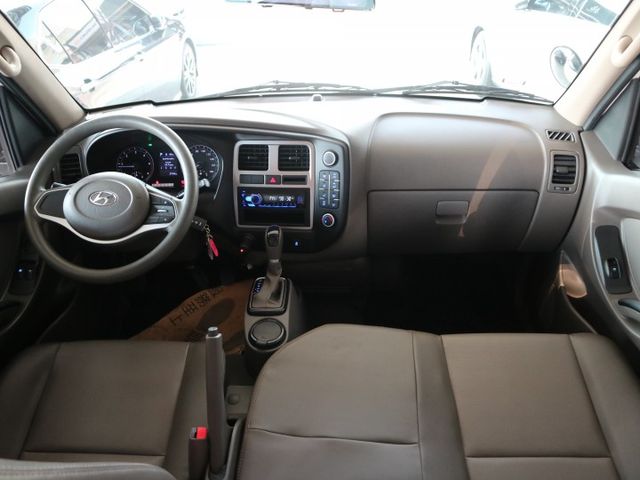 里程履約保證僅跑2萬 雙廂自排 上坡起步輔助 前後行車紀錄器 倒車顯影 冷暖空調 音響主機 自動感光頭燈 原廠保養 皮椅  第7張相片