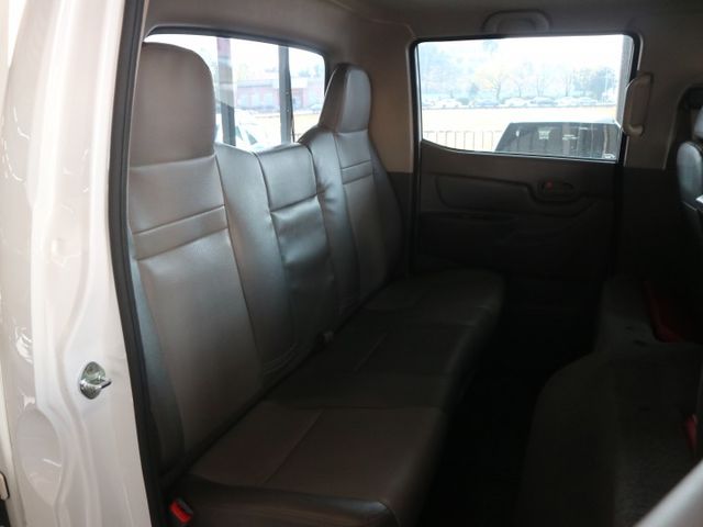 里程履約保證僅跑2萬 雙廂自排 上坡起步輔助 前後行車紀錄器 倒車顯影 冷暖空調 音響主機 自動感光頭燈 原廠保養 皮椅  第15張相片