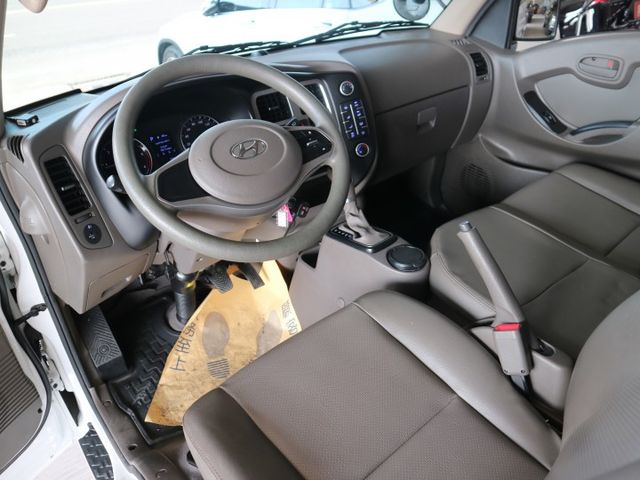 里程履約保證僅跑2萬 雙廂自排 上坡起步輔助 前後行車紀錄器 倒車顯影 冷暖空調 音響主機 自動感光頭燈 原廠保養 皮椅  第18張相片