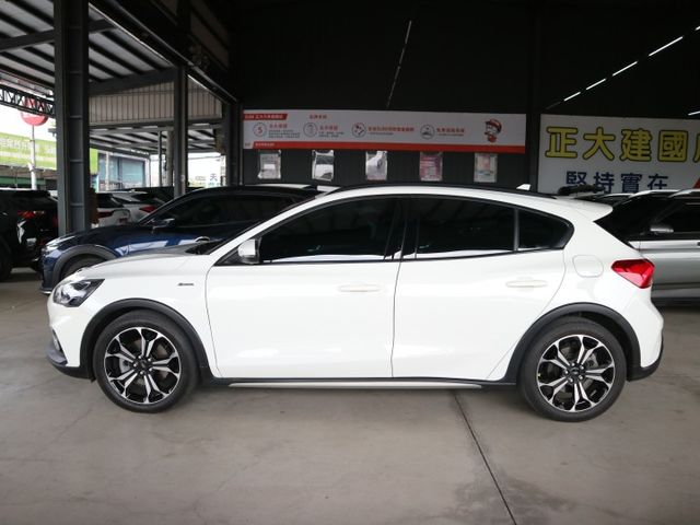 里程履約保證僅跑3萬 任性版 B&O音響 ACC 抬顯 行車紀錄器 盲點 電動椅 倒車顯影 導航 LED頭/日行/尾燈  第3張相片