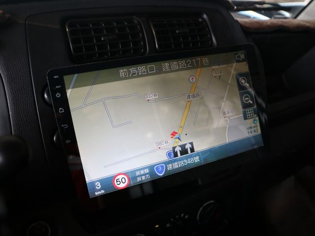 里程履約保證 升降尾門 衛星導航 倒車顯影 行車紀錄器 電動窗 冷暖空調 藍芽通訊 皮椅 賺錢/載貨最佳好夥伴 絕佳車況  第14張相片