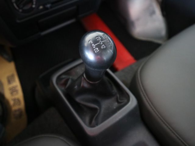 里程履約保證 升降尾門 衛星導航 倒車顯影 行車紀錄器 電動窗 冷暖空調 藍芽通訊 皮椅 賺錢/載貨最佳好夥伴 絕佳車況  第17張相片