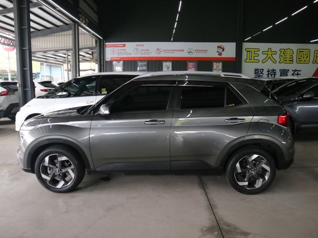 里程履約保證僅跑3萬 B款 盲點 車道偏離 前後行車紀錄器 倒車顯影 衛星導航 定速 CARPLAY 胎壓顯示 iKey  第3張相片