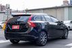 V60 D3旗艦版 電動天窗 ACC跟車 盲點偵測 車道偏移 電動座椅 HID頭燈 衛星導航 僅跑9萬 原廠保養  第4張縮圖