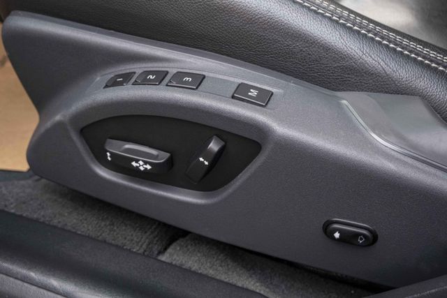 2017年 V60 D4安全旗艦版 天窗 都會安全防護 升級安卓影音 電動椅 HID頭燈 ACC跟車 僅跑9萬多公里  第10張相片