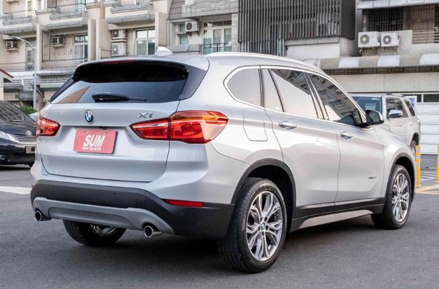 2016年 X1 SDRIVE20I頂級版 全景天窗 8速手自排 定速 LED頭燈 電動尾門 倒車顯影 僅跑7萬多  第4張相片