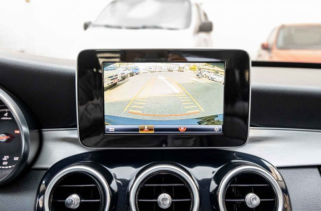 2015年 C300認證車 精品外匯 西裝暴徒 LED頭燈 柏林之音 摸門 雙電動記憶椅 換檔撥片 僅跑11萬多公里  第13張相片