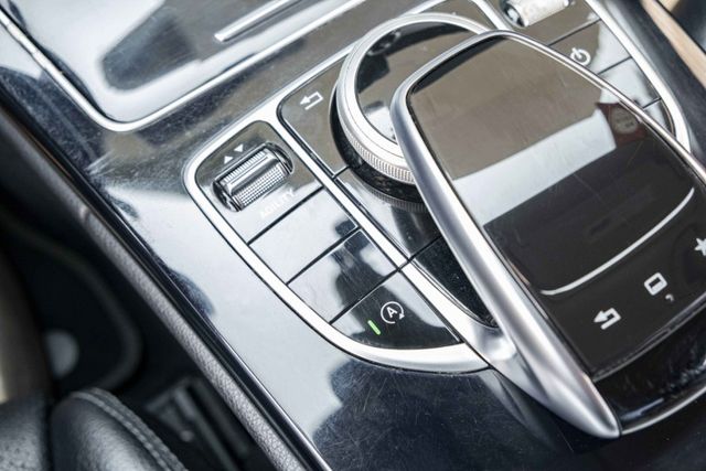 2015年 C300認證車 精品外匯 西裝暴徒 LED頭燈 柏林之音 摸門 雙電動記憶椅 換檔撥片 僅跑11萬多公里  第15張相片