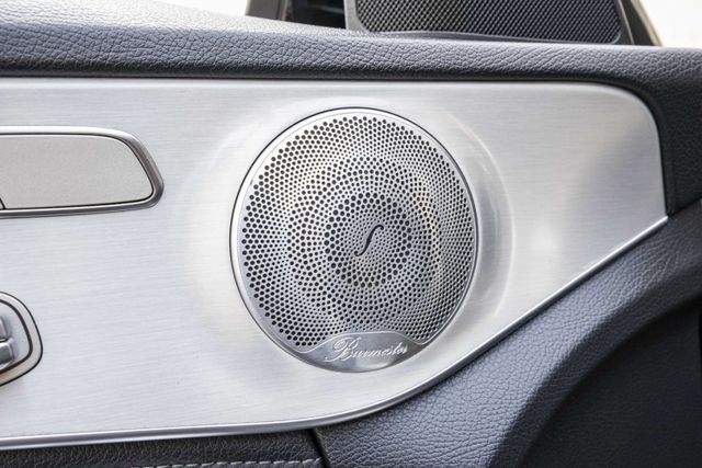 2015年 C300認證車 精品外匯 西裝暴徒 LED頭燈 柏林之音 摸門 雙電動記憶椅 換檔撥片 僅跑11萬多公里  第17張相片