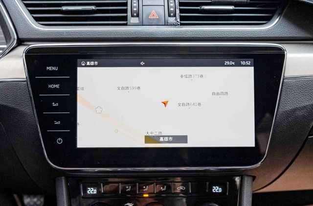 菁英版 TSi 外觀優雅 歐係操控  盲點 9氣囊 ACC跟車 感應尾門 LED頭燈 僅跑1萬多 原廠保固中  第11張相片