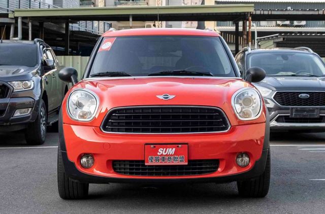 Mini Countryman One版 可愛外形 總代理  HID頭燈 6氣囊 電子後視鏡 倒車顯示 僅跑11萬公里  第2張相片