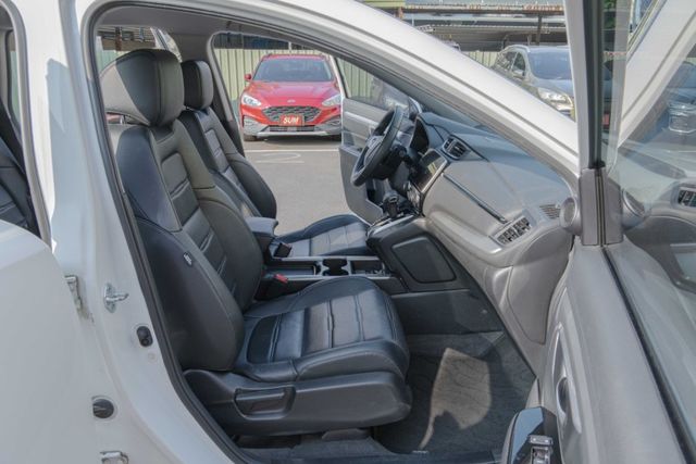 2020年 CRV VTi-S版 舒適家庭用車 盲點監測 ACC跟車 車道偏移輔助 AHB頭燈切換 6氣囊 後座出風口  第10張相片